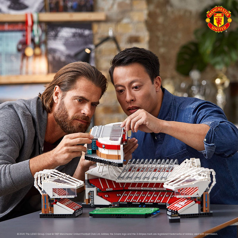 LEGO Manchester United Voetbal stadion 10272 Creator Expert