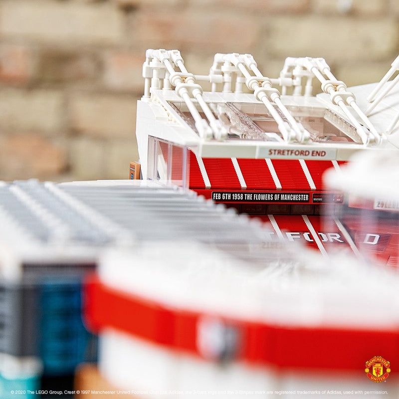 LEGO Manchester United Voetbal stadion 10272 Creator Expert