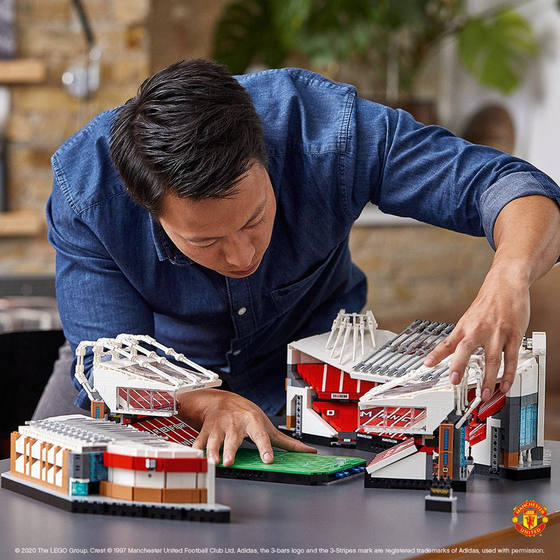 LEGO Manchester United Voetbal stadion 10272 Creator Expert