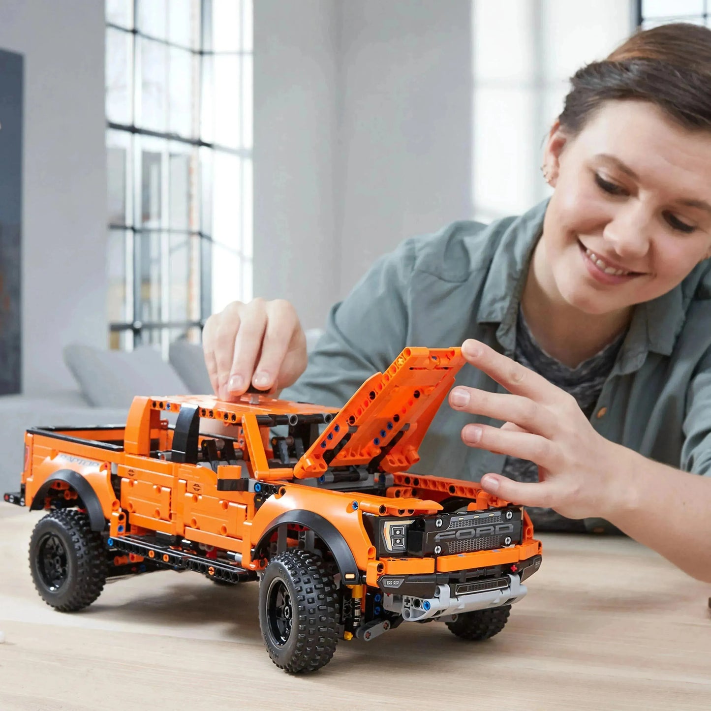 LEGO Ford Raptor F150 Pick Up Truck 42126 Technic