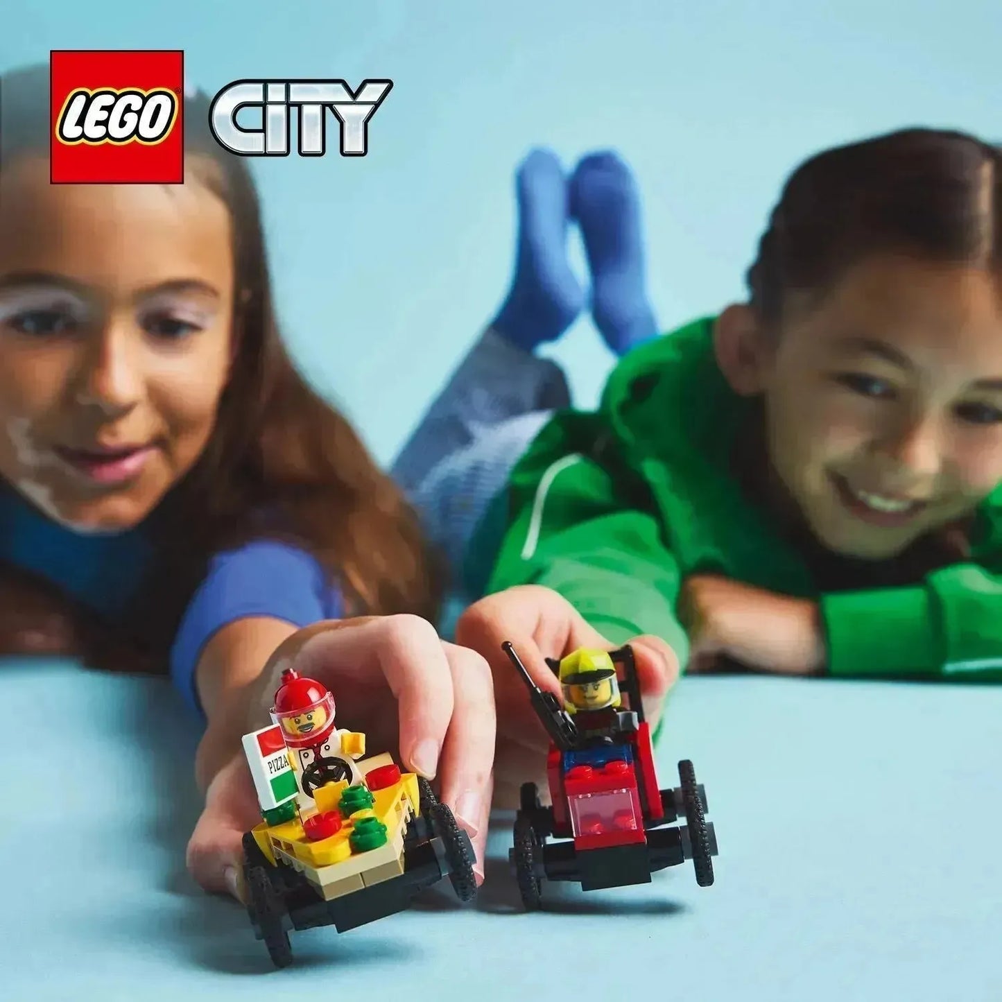 LEGO Raceauto pakket: pizzabestelwagen vs Brandweerwagen 60458 City