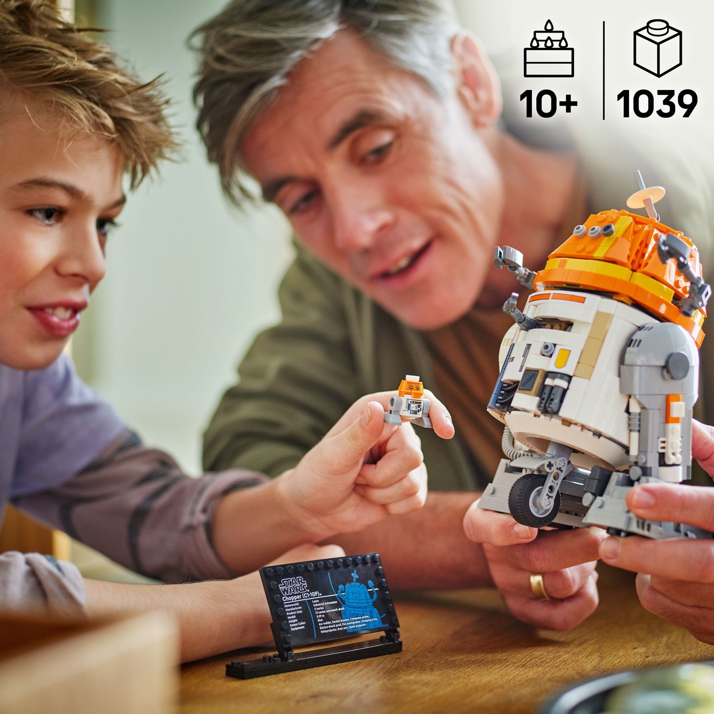 LEGO Chopper (C1-10P)⢠Astromech Droid 75416 StarWars