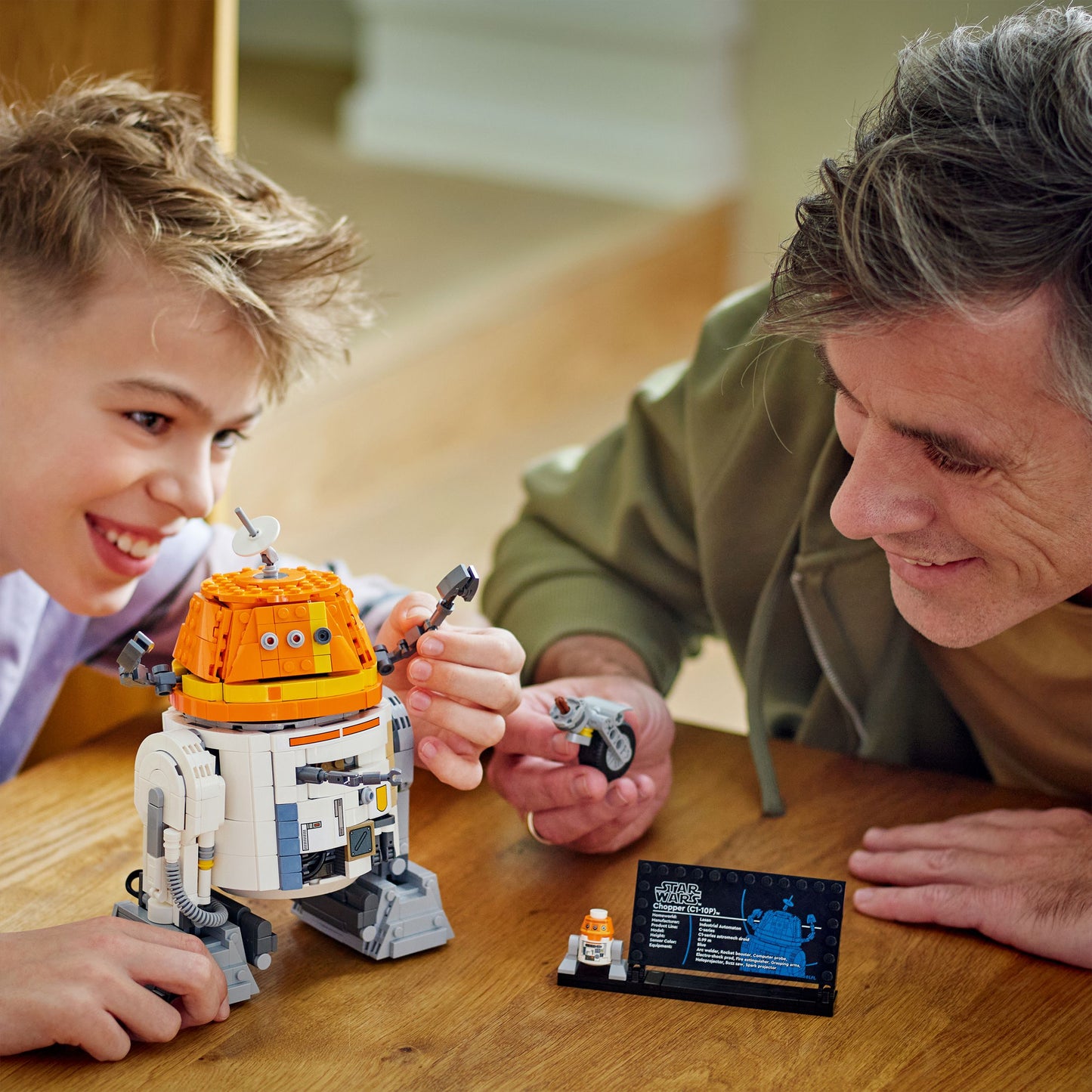 LEGO Chopper (C1-10P)⢠Astromech Droid 75416 StarWars