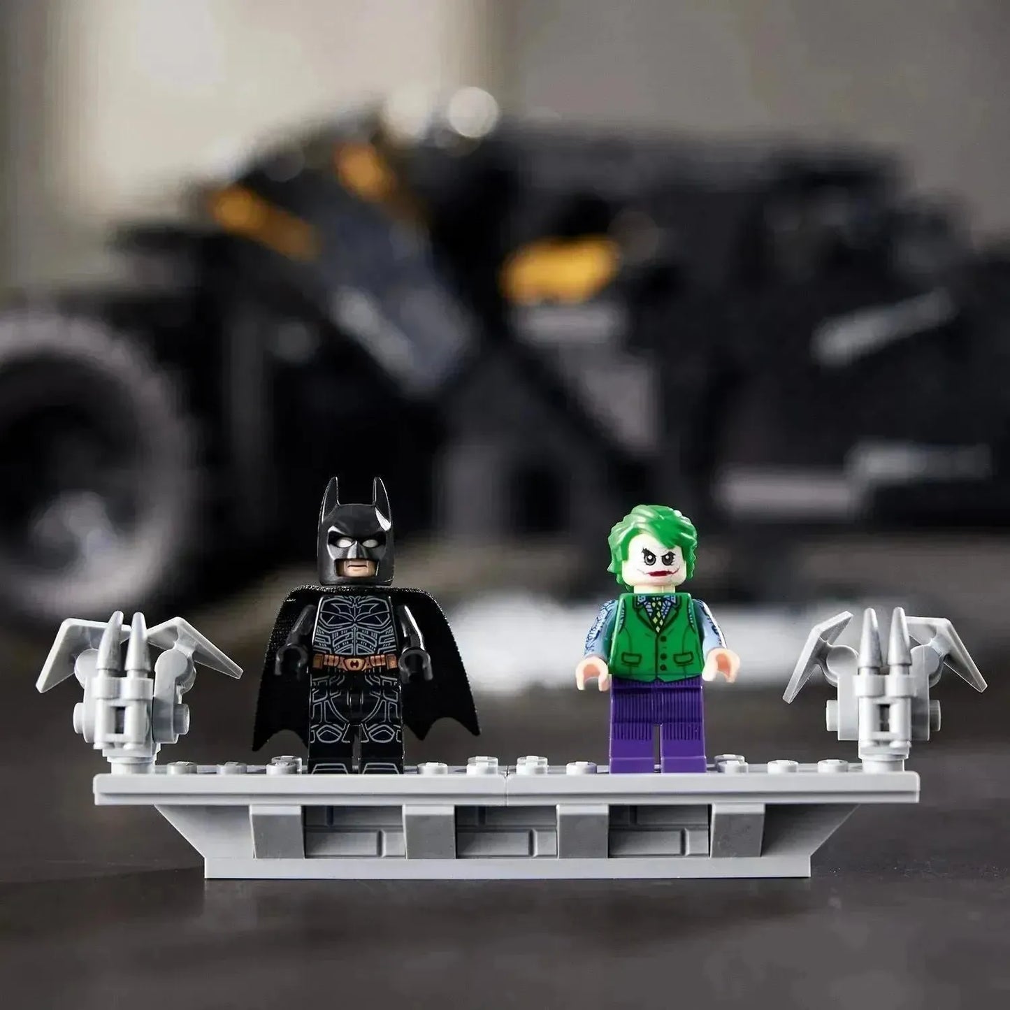 LEGO Batmobile Tumbler van Batman 76240 Batman