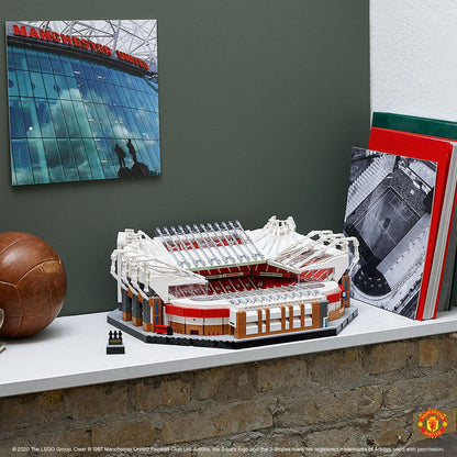 LEGO Manchester United Voetbal stadion 10272 Creator Expert