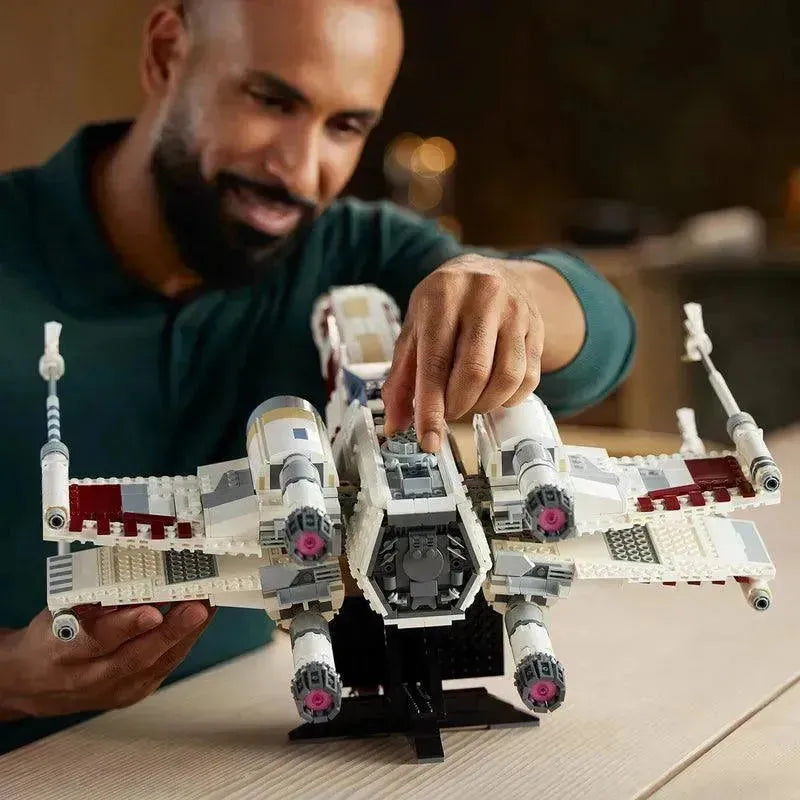 LEGO Luke Skywalker’s X-Wing Fighter 75355 StarWars LEGO STARWARS @ 2TTOYS LEGO €. 234.99